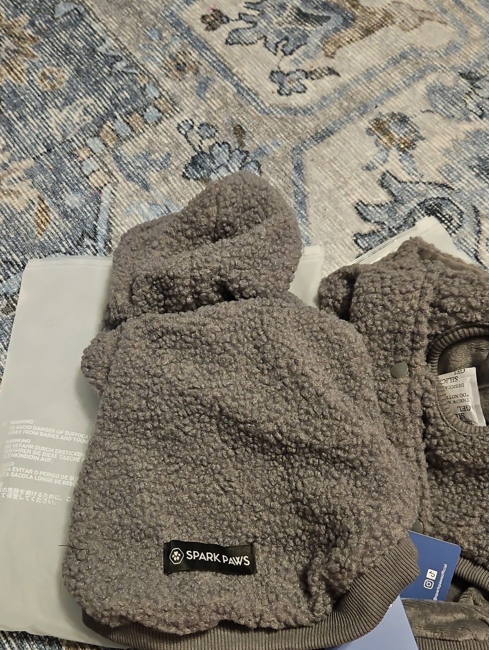 Spark Paws Gray Sherpa Dog Hoodie Never Worn Size M
